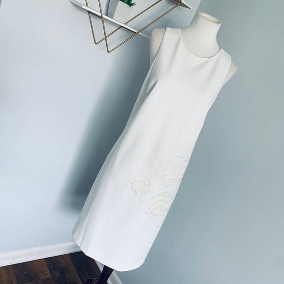 Betsey Johnson White Appliqué Crepe Dress, Size 14 - Picture 4 of 16